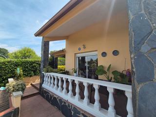 Maison à Carrer del camí de sant valerià 43. Preciosa casa en el mirador