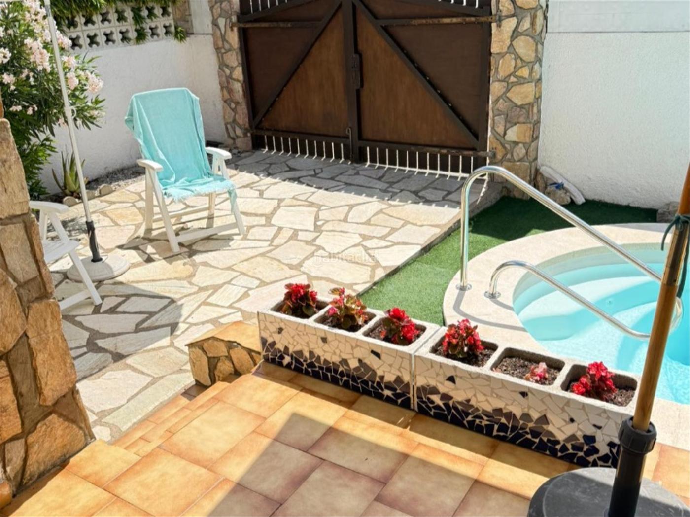 Casa con encanto y con piscina privada! Escala (L)