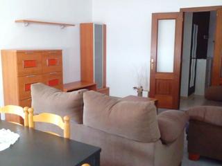 Rent Flat in Rúa castelao 55. Alúgase piso en bo estado perfecto para estudantes
