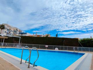Pis a Calle málaga 1. Vivienda con piscina y parking