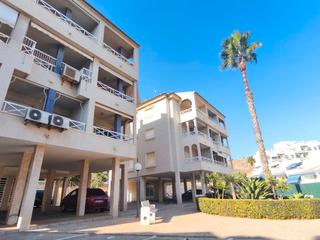 Piso en Calle málaga 1. Vivienda con piscina y parking