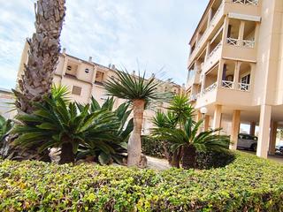 Appartement à Calle málaga 1. Vivienda con piscina y parking