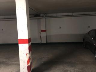 Lloguer Aparcament cotxe a C/ dionís d'hongria 3. Alquilo plaza de pàrquing grande