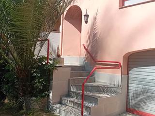 Location Appartement à Passeig de la font del canyo  18. Ubicat davant un gran parc ,molt tranquil .