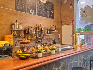 Transfer Business premise in Carrer monturiol 4. Se traspasa local en pleno centro de figueres