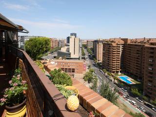 Attique à Avenida juan pablo ii 70. Atico lujo zaragoza mejor zona