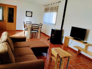 Miete Chalet in Calle salaudin 22. Chalet luminoso y con jardin