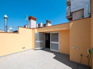 Duplex in Industria 20. Atico duplex y plaza de aparcamiento