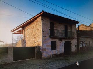 Masia a Camino de souto 5. Bonita casa rural modernizada, con resíos, sobre parcela de 295