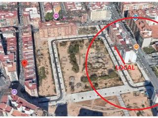 Business premise in Calle san vicente martir 242. Venta de local en cuartel de ingenieros