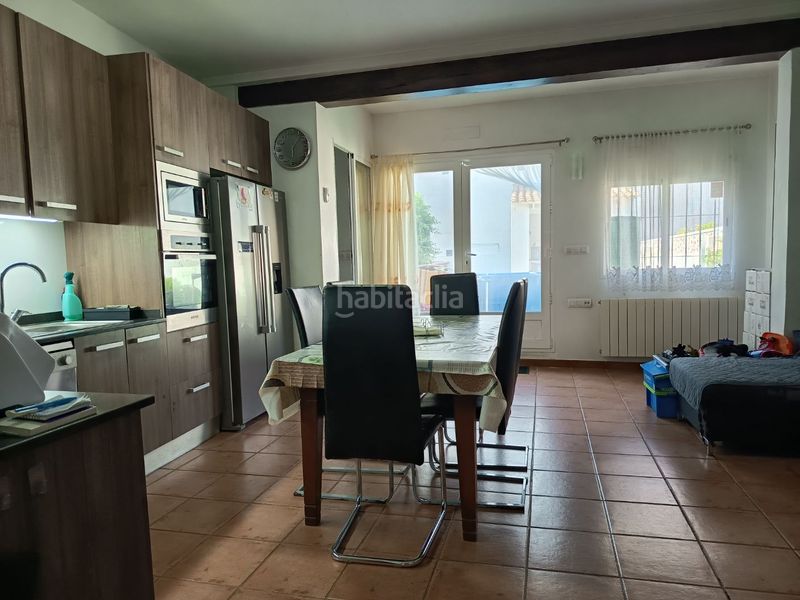 Foto a61373c7-2952-45ab-948c-01c6d6199bdd. Casa adosada en santa bárbara 35 casa en venta casco antiguo con jardin en Benissa