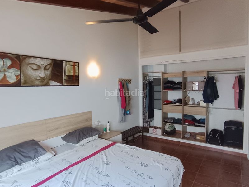 Foto e4d849b2-6936-4d2e-a78b-39f8e9524e4d. Casa adosada en santa bárbara 35 casa en venta casco antiguo con jardin en Benissa