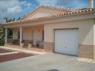 Lloguer Xalet a Carrer nord 8. Casa tipo chalet con piscina y jardín
