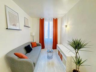 Rent Business premise in Calle 19 de abril 36. Encantador apartamento en san miguel de salinas