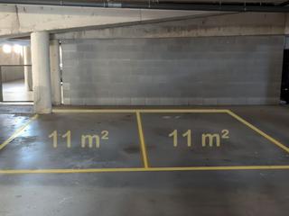 Aparcament cotxe a Carrer de maria auxiliadora 32. Dos plazas de garaje contiguas