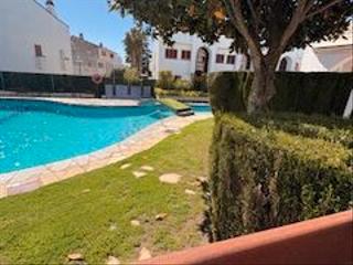 Maison jumelée à Eduard toldra  9-13. Casa 3 vientos, piscina , parking .