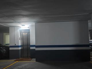 Alquiler Parking coche en Carrer jaume isern  98. Pàrquing coche pequeño/mediano