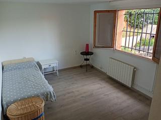 Lloguer Estudi a Mas canigó 10. Llogo la part d'abaix d'una casa de 4 vents . 550 euros tot incl