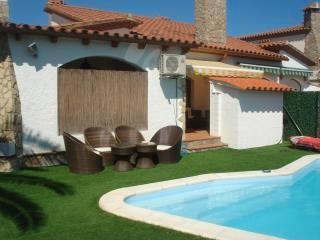 Maison jumelée à Oleandre 22a. Casa en vilacolum, zona tranquila a 5km de la playa