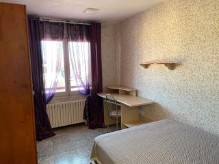 Etagenwohnung in Plaça ajuntament 2. Espacioso apartamento de 4 habitaciones, amueblado y con ascenso