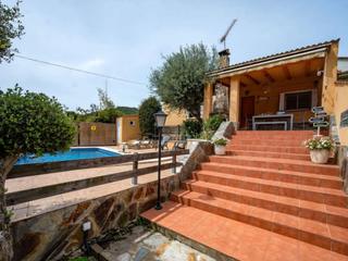 Maison à Avenida de los rosales 23. Venta de casa unifamiliar con licencia turística en castellet i