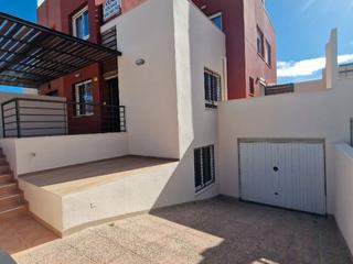 Casa adosada en Calle san miguel 9. Amplia casa adosada en la finca golf – con gran potencial y gara