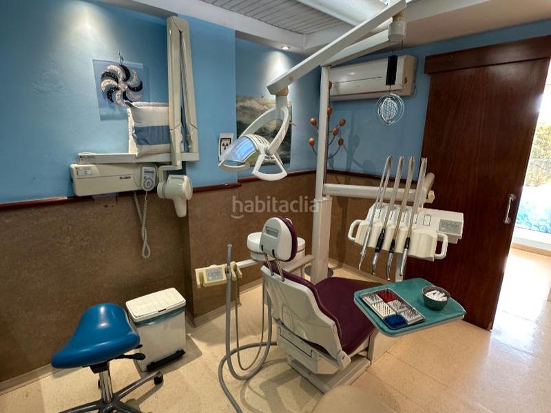 Foto 58b9b28b-0cb8-45be-b47a-16642df06713. Traspaso local comercial en plaza europa 4 clínica dental en barrio eixample en Girona