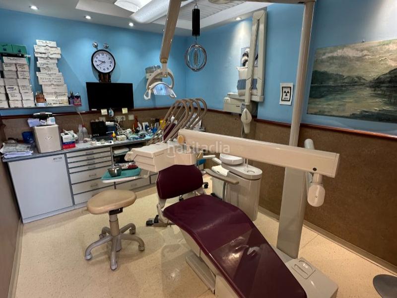 Foto 8f43f459-7d69-48b5-a41b-6b7d62a824b5. Traspaso local comercial en plaza europa 4 clínica dental en barrio eixample en Girona