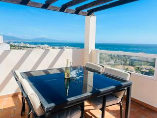 Attique à Calle la esmeralda 69. Atico en venta en zona del puerto de la duquesa, manilva- costa