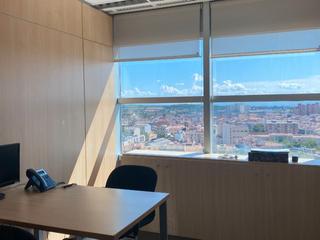 Location Bureau à Avinguda francesc macià 60. Es lloga despatx privat d'oficina a torre millenium de sabadell