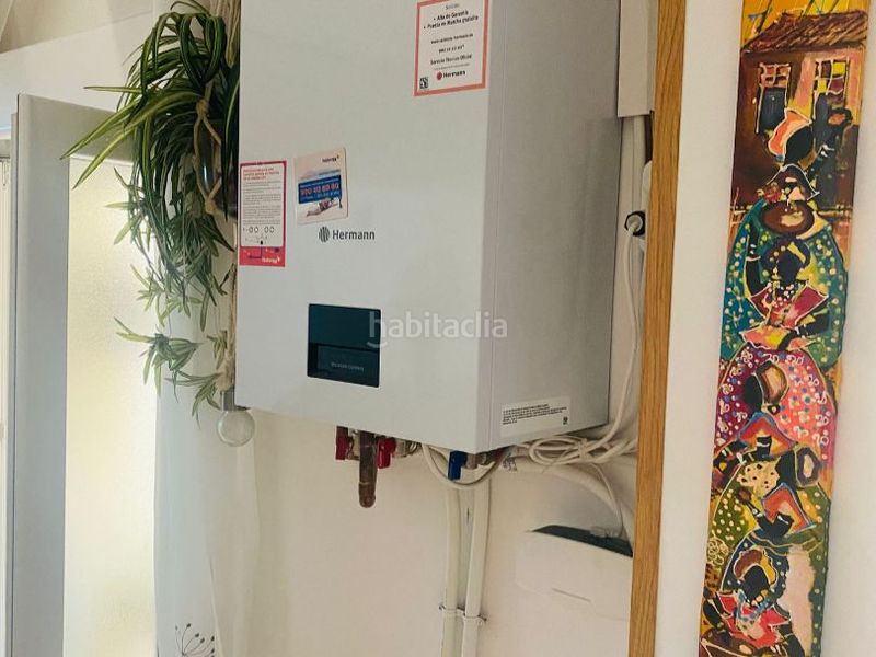 Foto a9cc99e8-f801-4e1f-b053-91e0e23db117. Piso en hermanos de pablo 6 ¡vendemos nuestra casa llena de historias de amor con una energía preciosa! en Madrid