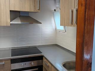 Alquiler Piso en Carrer sancho panza 10. Zona tranquila