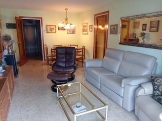 Appartement à Avinguda catalunya 41. Piso de cuatro habitaciones con os plazas de parkig opcionales