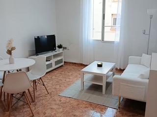 Alquiler Piso en Avenida de la malvarrosa 132. Vivienda luminosa y acogedora a un minuto de la playa (english s