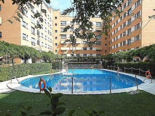 Alquiler Piso en Cocheras 4. Urbanización exclusiva en el distrito retiro madrid