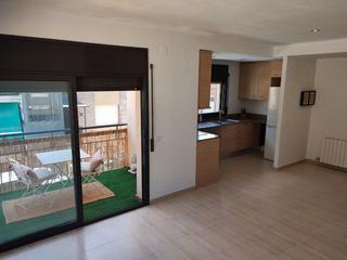 Piso en Cadenes 22. Piso en sant martí de centelles con parking y terraza