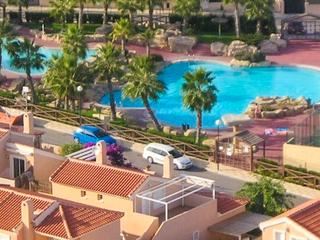 Rent House in Avinguda d'escandinàvia 71. Alquiler bungalow olivo de oro