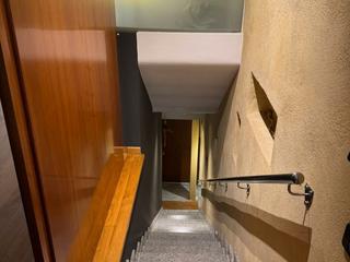 Lloguer Dúplex a Carrer de ramón y cajal 8. Dúplex con balcón y patio.