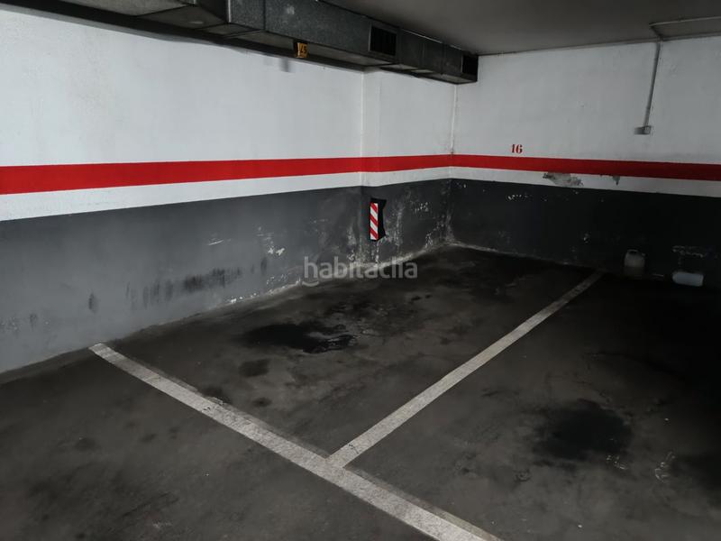 Foto 7ce15289-485f-428c-ab0c-4e22b4d46e8e. Alquiler parking coche en rosellon 69 se alquila plaza de parking para coche pequeño o moto grande en Sant Boi de Llobregat