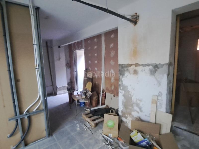 Foto 2405122e-add8-4d63-bd97-e8482fee84db. Traspàs local comercial a avinguda barcelona 26 a Rubí