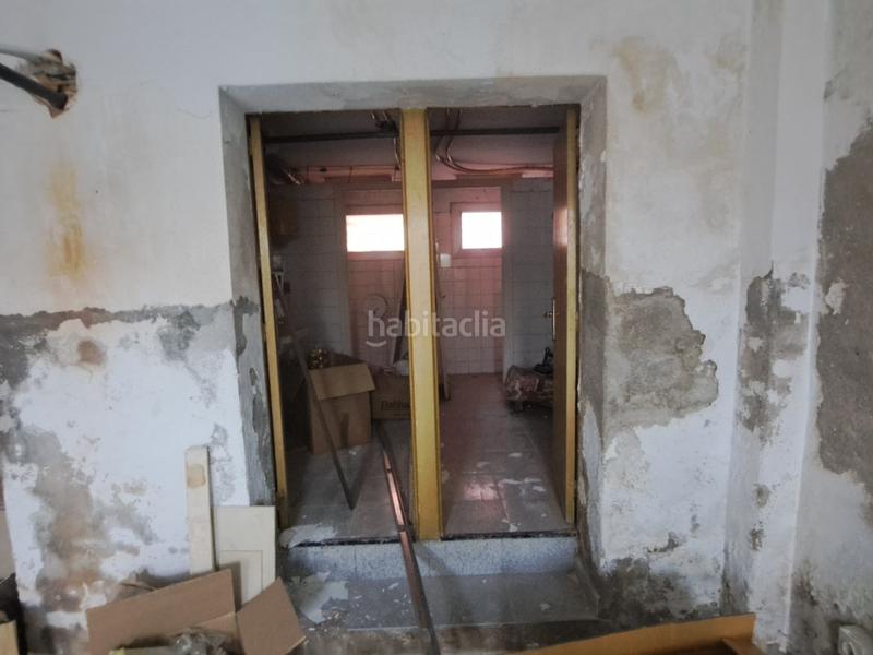 Foto f9586358-19b0-4cb7-a251-5a6c926a130d. Traspàs local comercial a avinguda barcelona 26 a Rubí