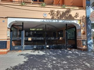 Aparcament cotxe a Av. carlos haya 42. Acceso directo av. carlos haya