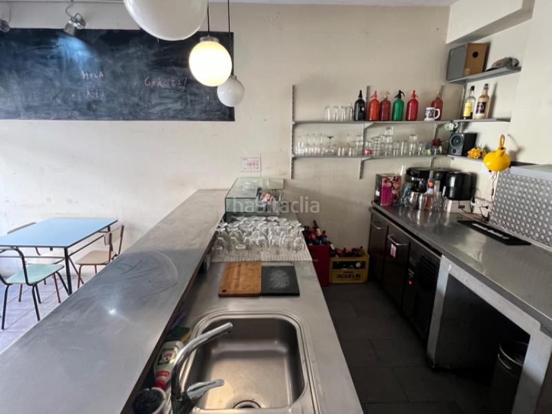 Foto a8474eae-12e4-4084-8ecc-ef6178dee7fd. Local comercial en sant crist 23 bar en venta en Sants con licencia en Barcelona