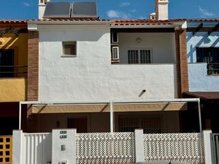 Chalet en Calle pepa flores gonzález 33. Chalet adosado en málaga, rincón de la victoria, torre de benaga