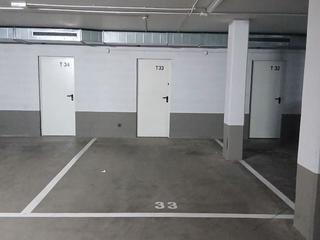 Lloguer Aparcament cotxe a Carrer de josep gaspà 22. Parking zona barça