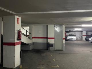 Alquiler Parking coche en Carretera de collblanc 33. Garaje en les corts - avenida madrid