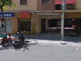 Alquiler Parking coche en Prat de la riba 20. Aparcamiento subterráneo céntrico.