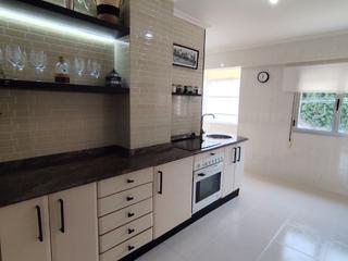 Apartament a Avenida santander 14. ¡oportunidad! piso de tres habitaciones en solares