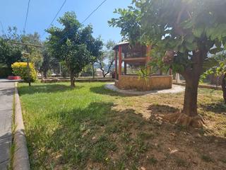 Maison à Besós  16. Vivienda unfamiliar en buena zona de bigues i riells, 297 m² con