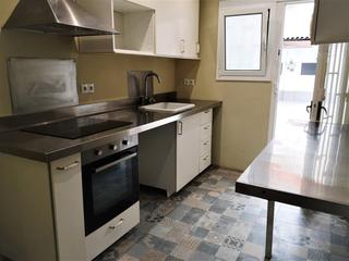 Location Maison à Avda. mas sellarés 19. Casa unifamiliar en el centro urbano